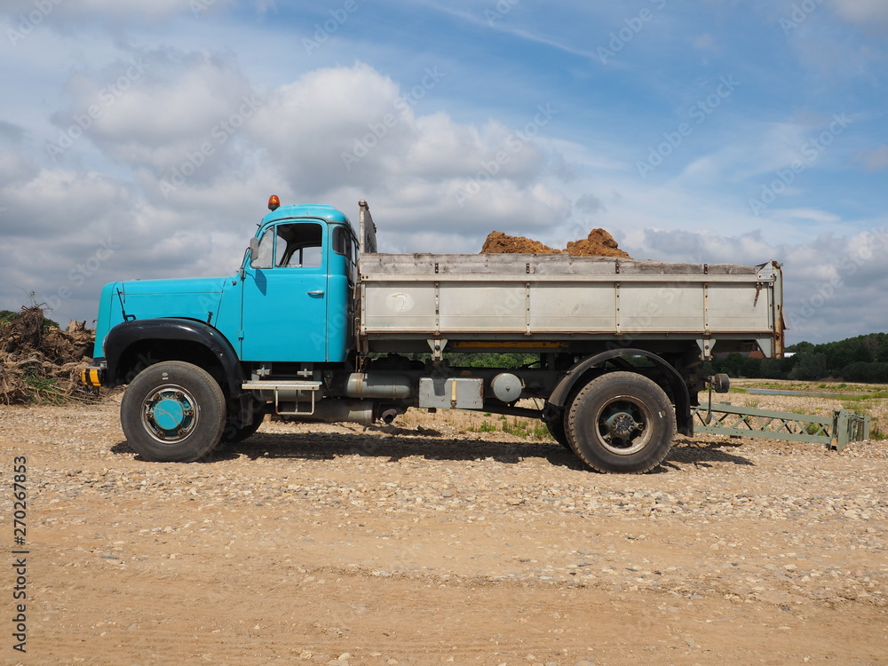 Obraz premium Beladener LKW