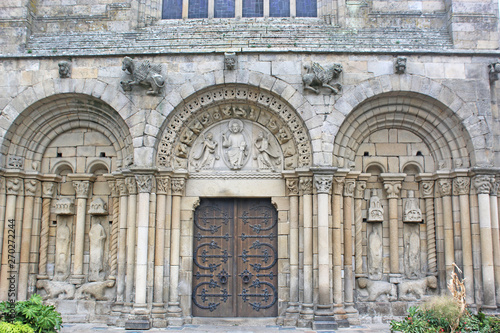 Door to St Sauveur Basilica, Dinan © Jenny Thompson