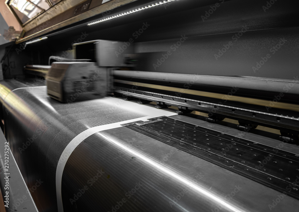 Large format digital printing machine and moving print head Large format digital printing machine and moving print head