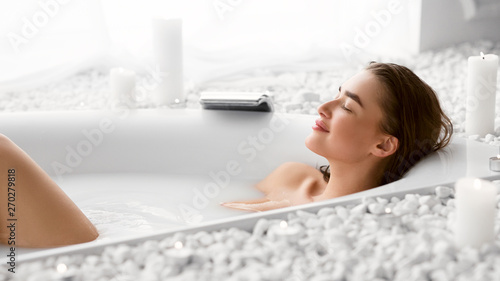 Obraz na plátně Wellness And Relax Concept. Woman Resting In Bath