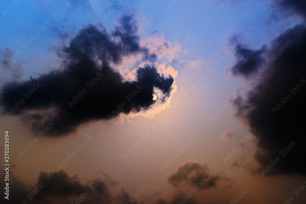 Fototapeta premium Beautiful cloudy sky at sunset