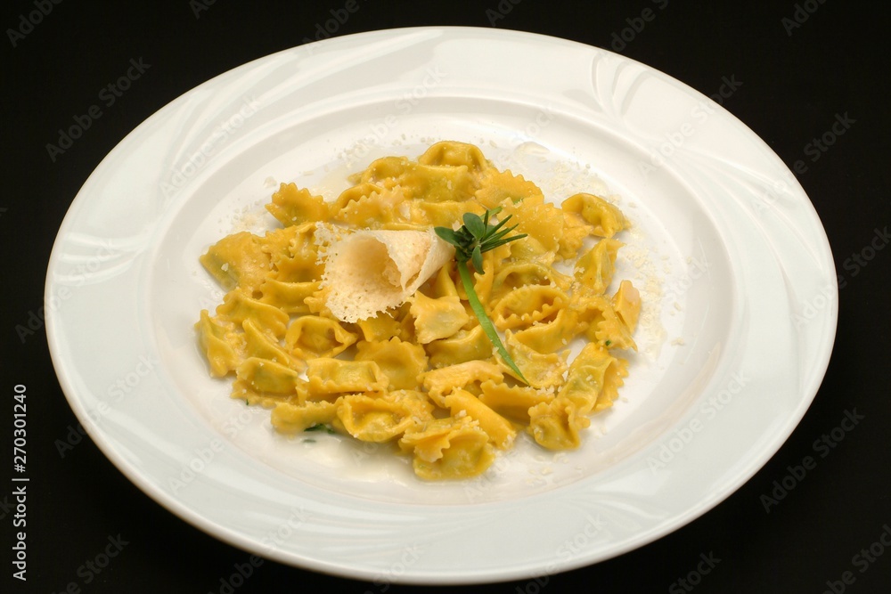 Italian food recipe, Agnolotti del plin filled pasta