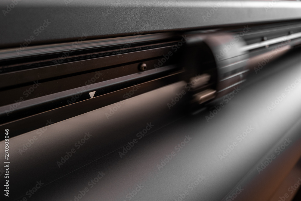 Vinyl cutter plotter machine and moving cutting head Vinyl cutter plotter machine and moving cutting head