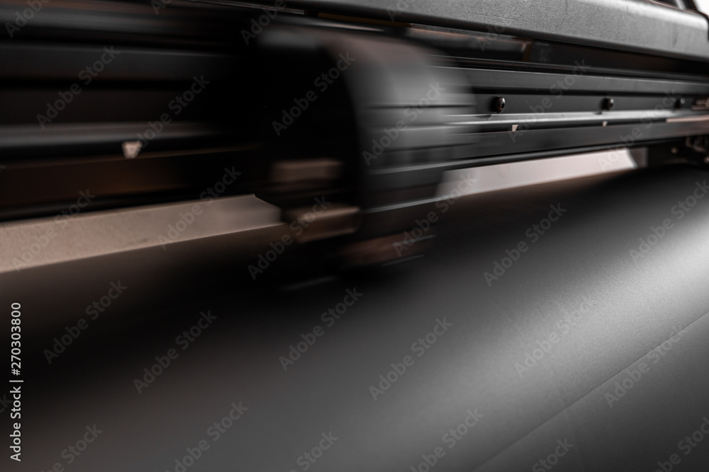 Vinyl cutter plotter machine and moving cutting head Vinyl cutter plotter machine and moving cutting head