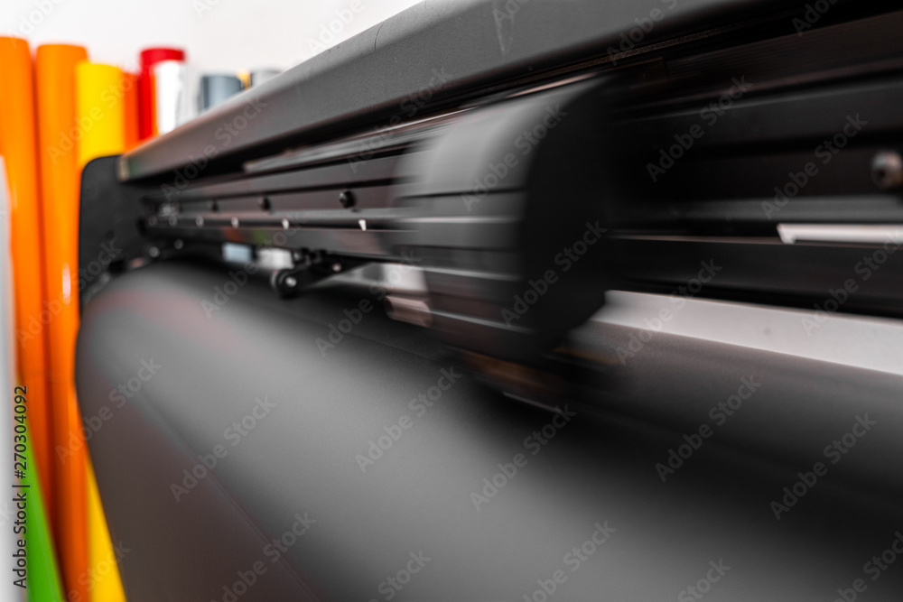 Vinyl cutter plotter machine and moving cutting head Vinyl cutter plotter machine and moving cutting head
