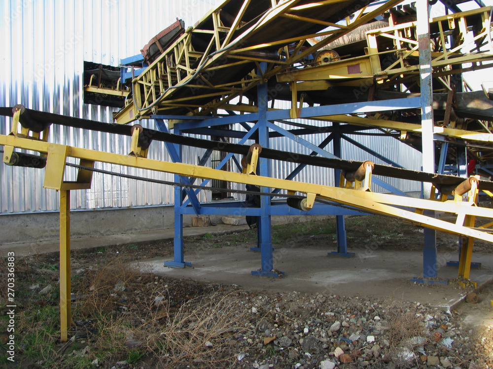 Machines and mechanisms of a specialized conveyor complex for bulk