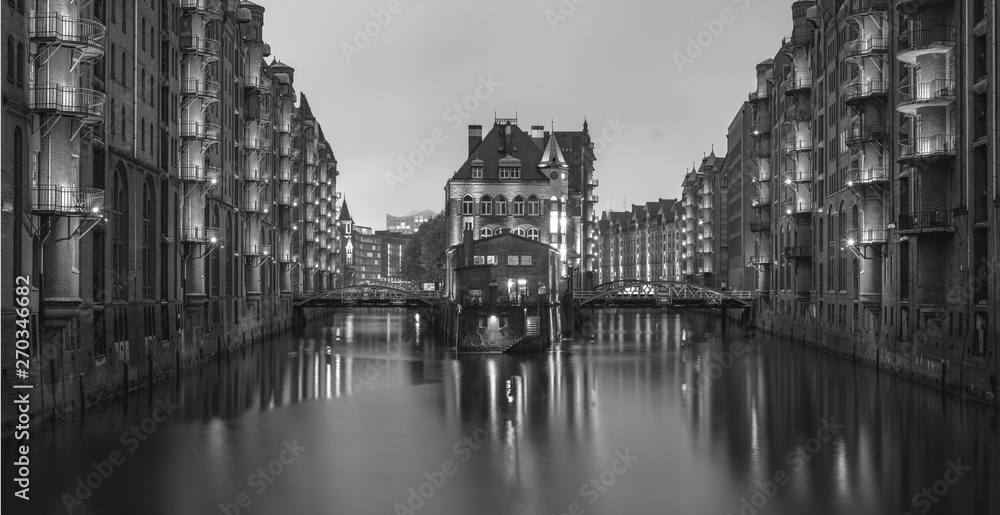 Hamburg Wasserschloss Schwarz Weiß
