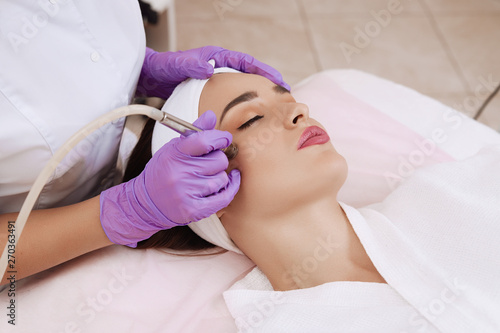 Procedure of Microdermabrasion.