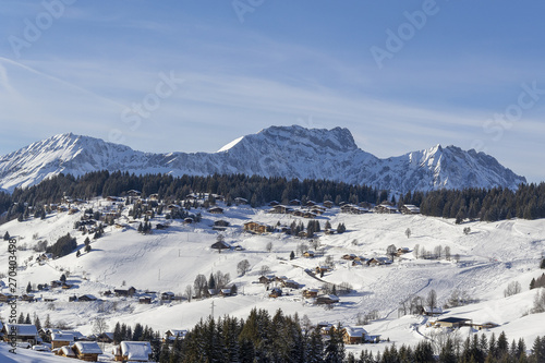 Paysage de montagne dans les Alpes  © emmanuel