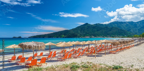 Obraz na płótnie Sunbeds and umbrella on amazing Golden Beach at Thassos, Aegean Sea, Greece w salonie