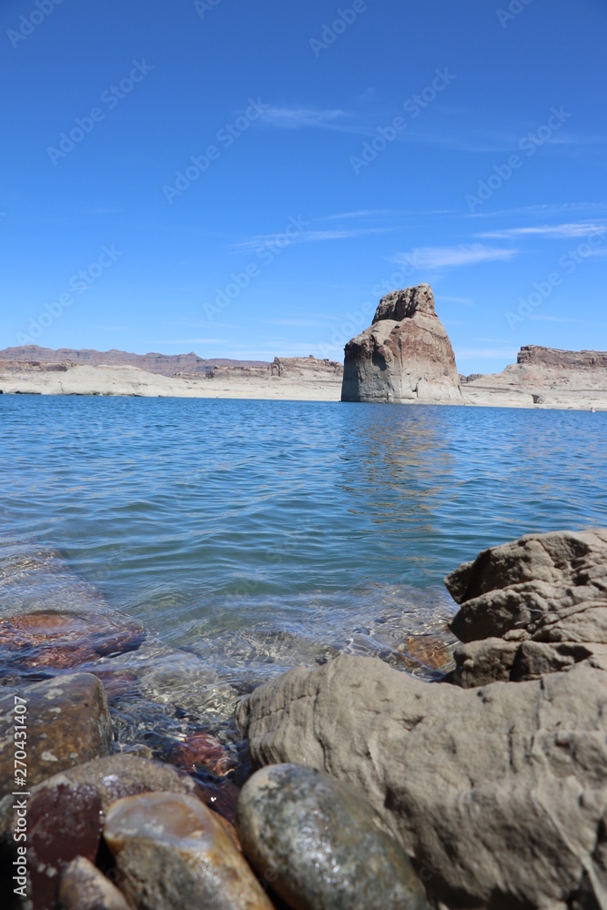 Lone Rock , Lac powell , Arizona , Utah