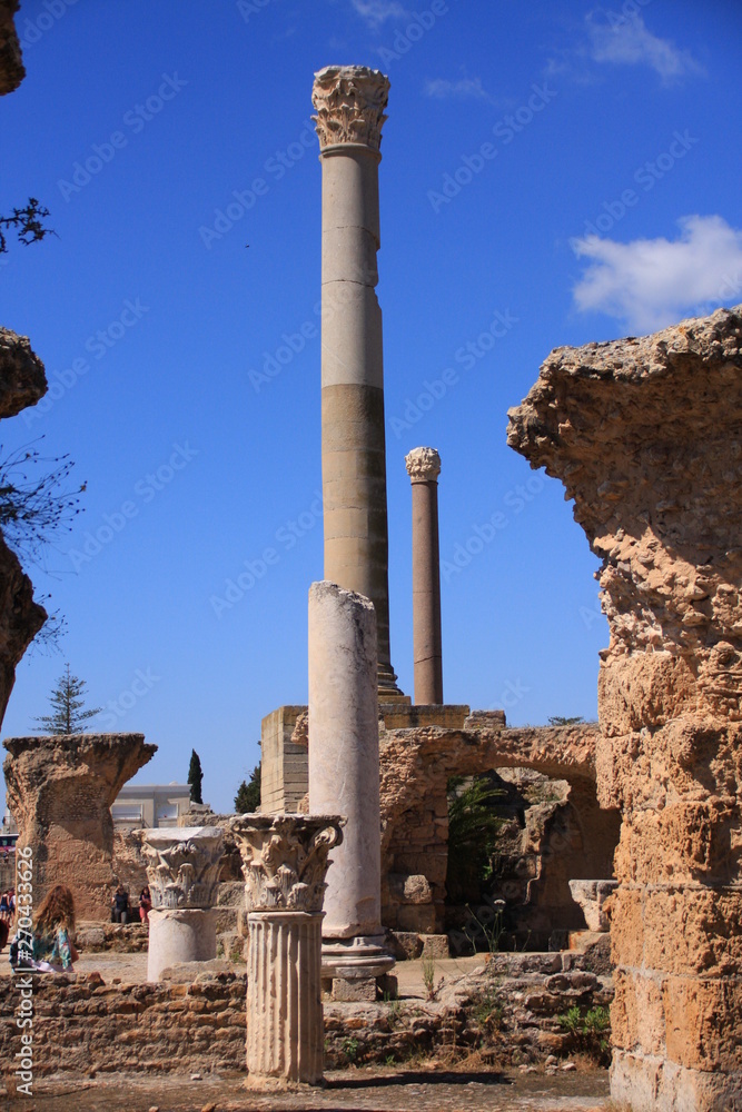 deux colonnes aux thermes d'Antonin le vieux