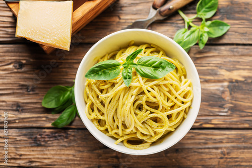 ligurian spaghetti with basil