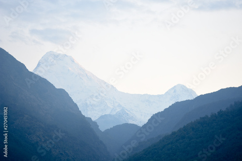 Gebirge in Nepal. Sonnenaufgang