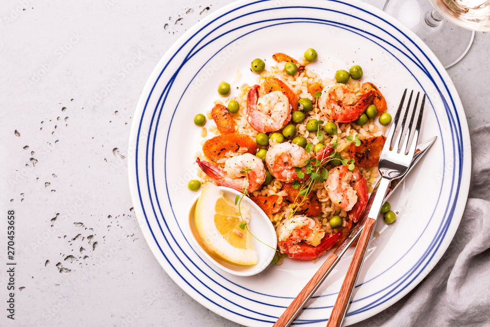 Dinner (lunch) - prawns (shrimps), bulgur, carrot and green peas Dinner (lunch) - prawns (shrimps), bulgur, carrot and green peas