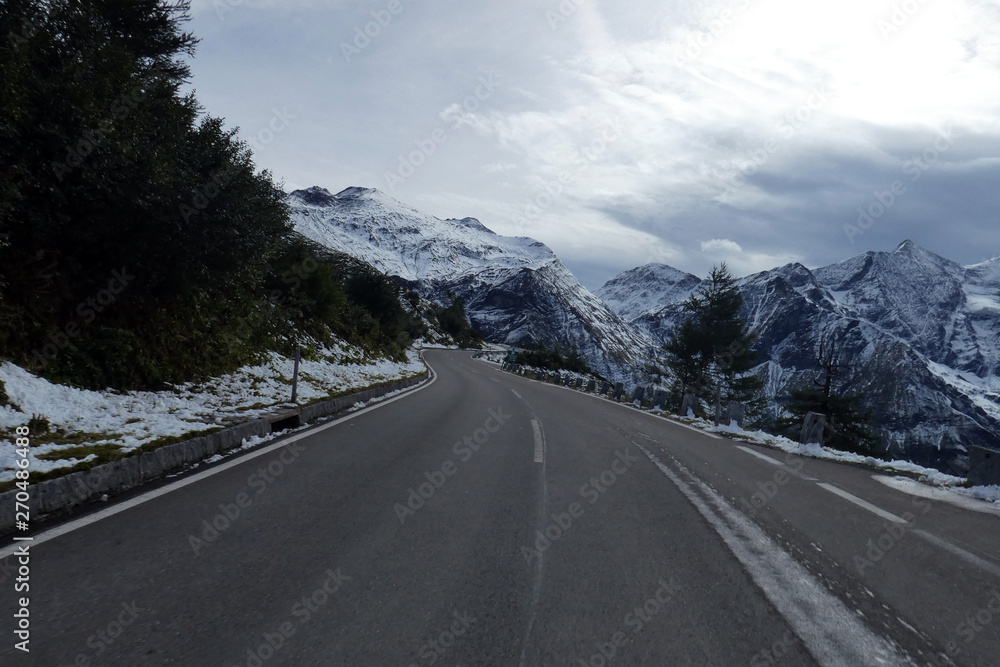 Naklejka premium Großglockner Hochalpenstraße im September
