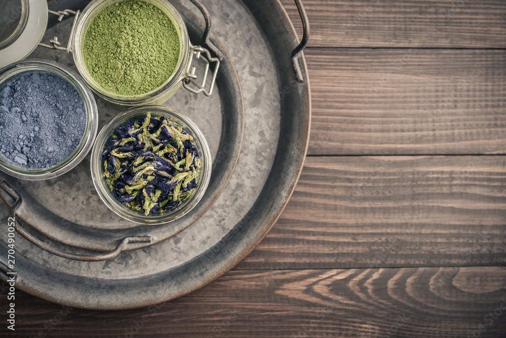Green and blue matcha tea powder