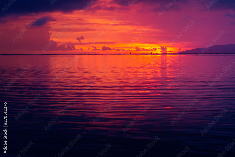 Naklejka premium beautiful sea and sunset