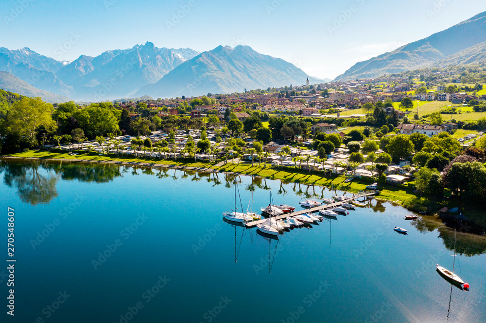 Lago di Como (IT) - Baia di Piona - vista aerea verso Colico  - obrazy, fototapety, plakaty 