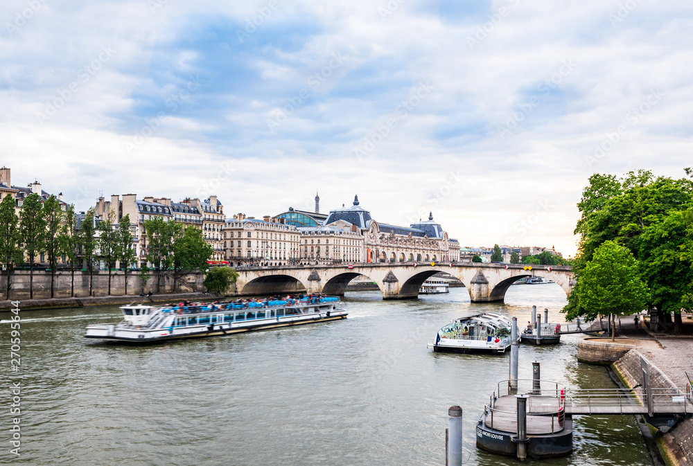 世界遺産　パリのセーヌ河岸