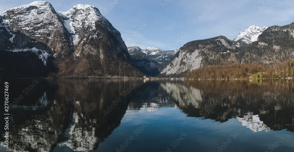 Obraz premium Hallstatt lake (Hallstätter See) reflection