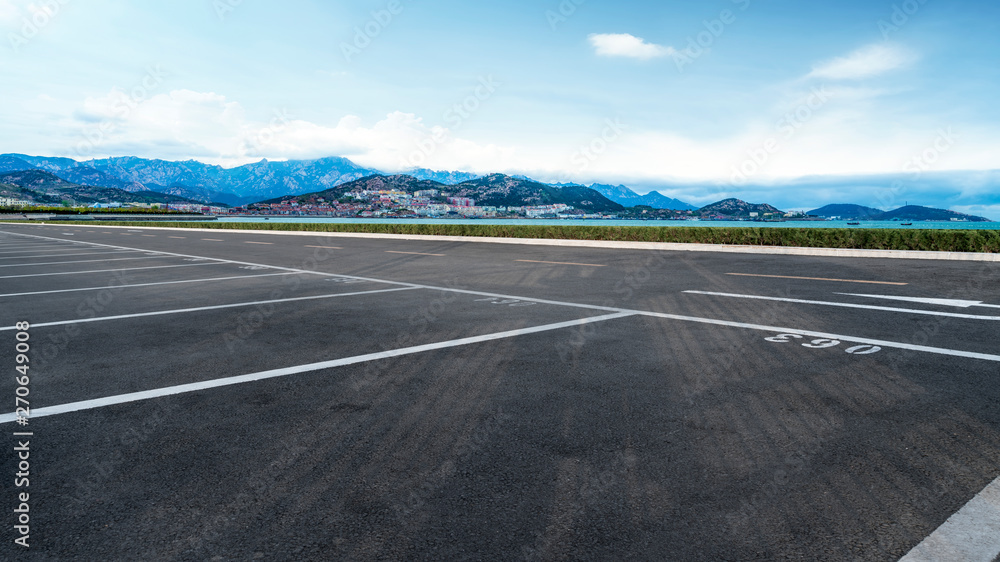 Fototapeta premium Road Pavement and Natural Landscape of Landscape..