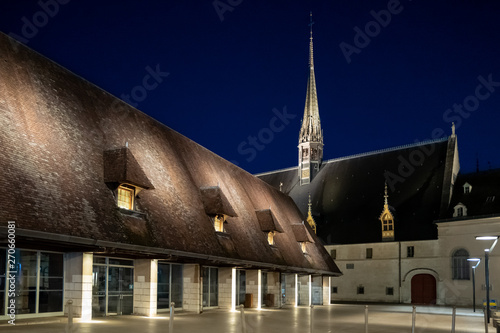 Fotografía hospices de Beaune la nuit