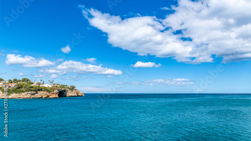 Traumhafter Meerblick mit blauen Himmel Sommer Mallorca Urlaub