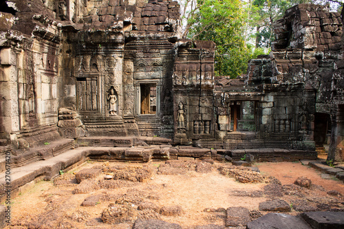 ruins of the temple in angkor cambodia © Kat Swan