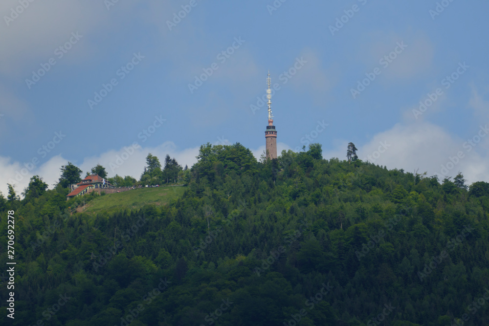 Obraz premium Gleitschirmfliegen am Hausberg Merkur in der Kurstadt Baden-Baden