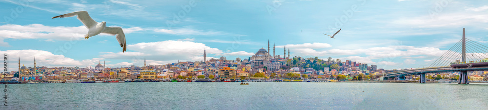 Obraz premium Złoty Róg na wieży Galata, Stambuł, Turcja