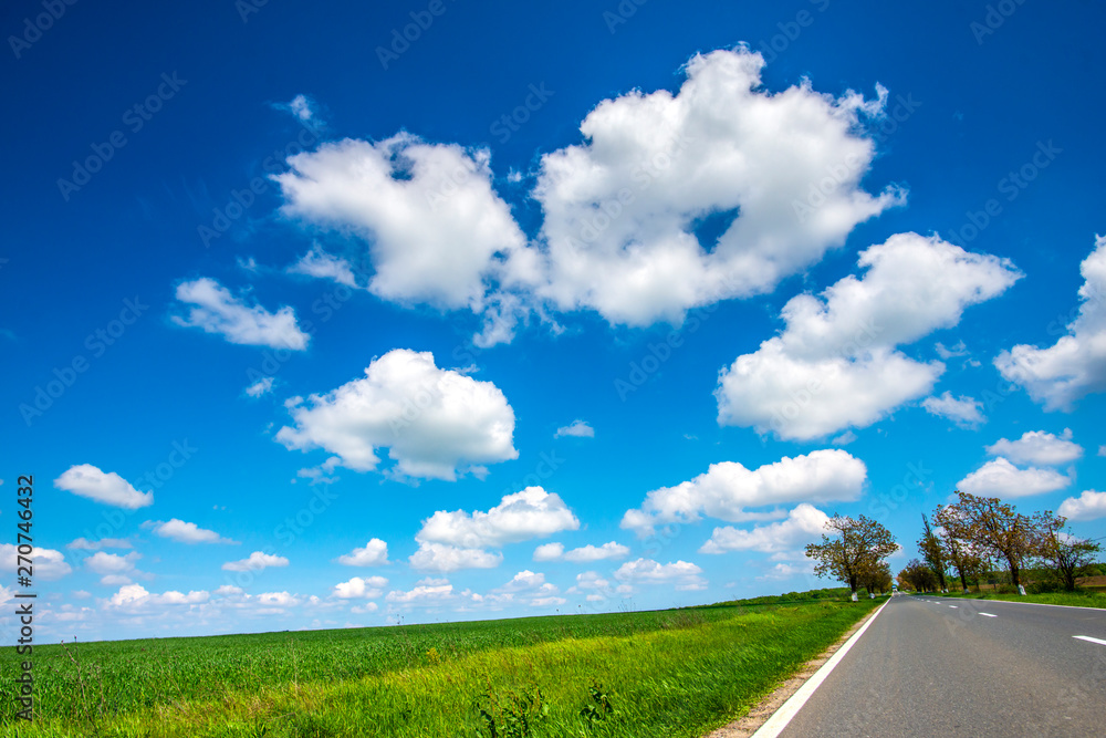Fototapeta premium White clouds and blue sky