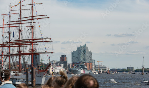 Hafengeburtstag Hamburg - Das größte Hafenfest der Welt photo