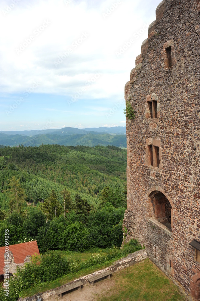 Burgruine Hohengeroldseck im Schwarzwald Burgruine Hohengeroldseck im Schwarzwald