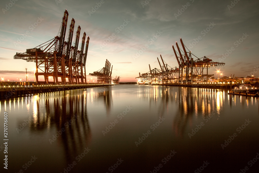 Fototapeta premium Containerhafen Burchardkai in Hamburg
