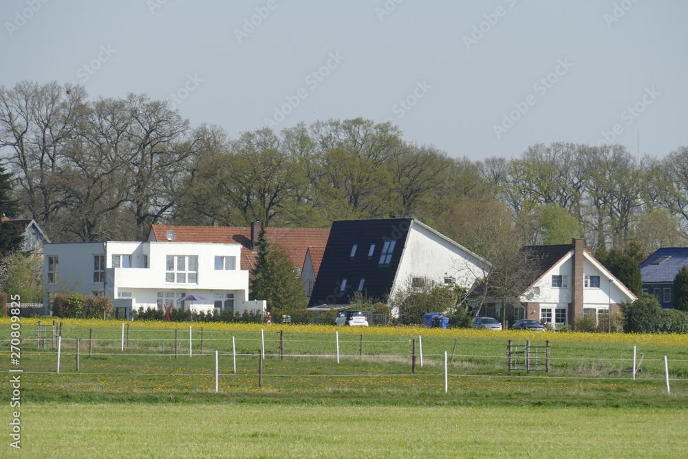 Modernes Wohngebäude, Einfamilienhaus, Modernes Wohngebäude, Einfamilienhaus,