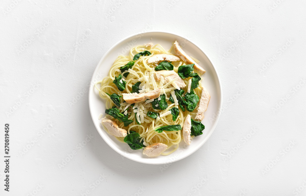 Spaghetti with spinach leaves, grilled chicken breast and cheese Spaghetti with spinach leaves, grilled chicken breast and cheese