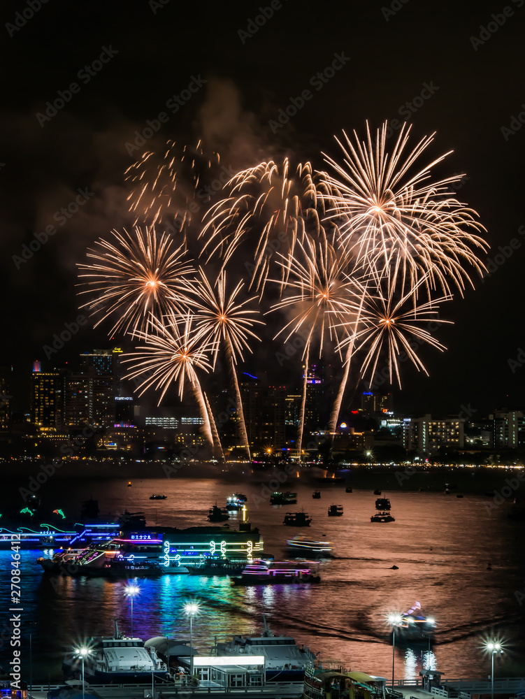 Fototapeta premium PATTAYA INTERNATIONAL FIREWORKS FESTIVAL 2019.