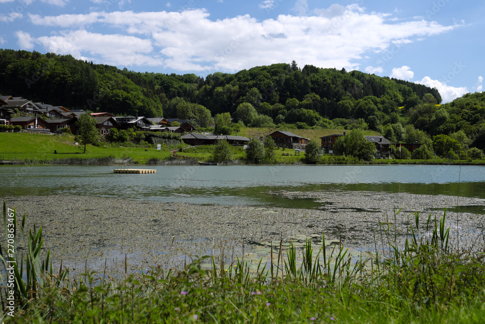 Ferienpark Waldsee Rieden in der Eifel - Stockfoto