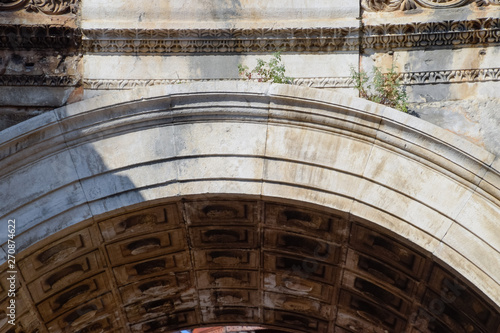 The arch of the gate of Hadrian.