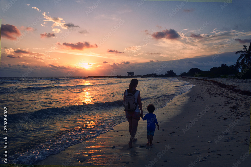 Naklejka premium sunset on the beach