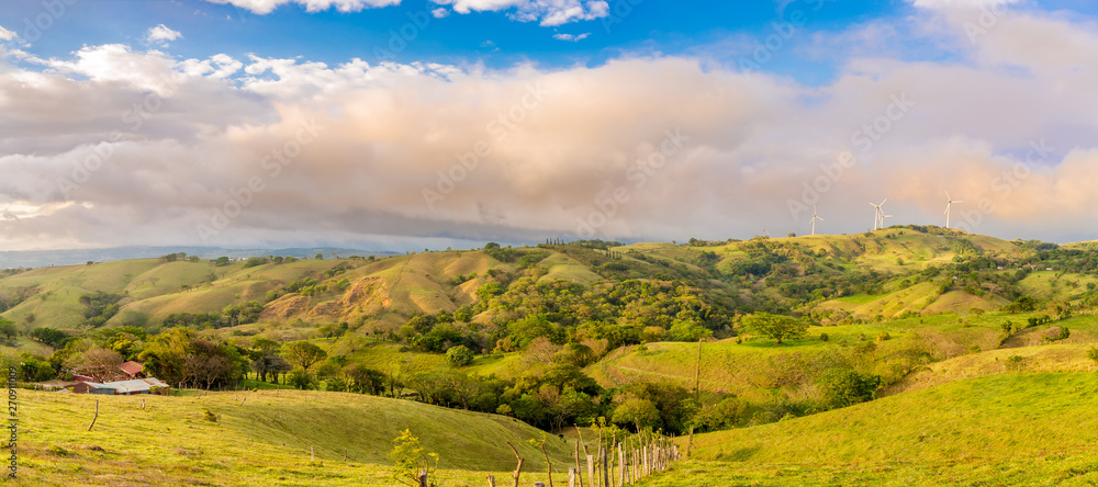 Fototapeta Panoramic view to the valley near Monteverde Cloud Forest Reserve in Costa Rica
