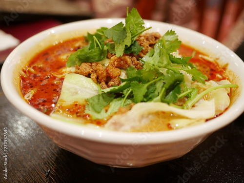 四川料理　坦坦刀削麺