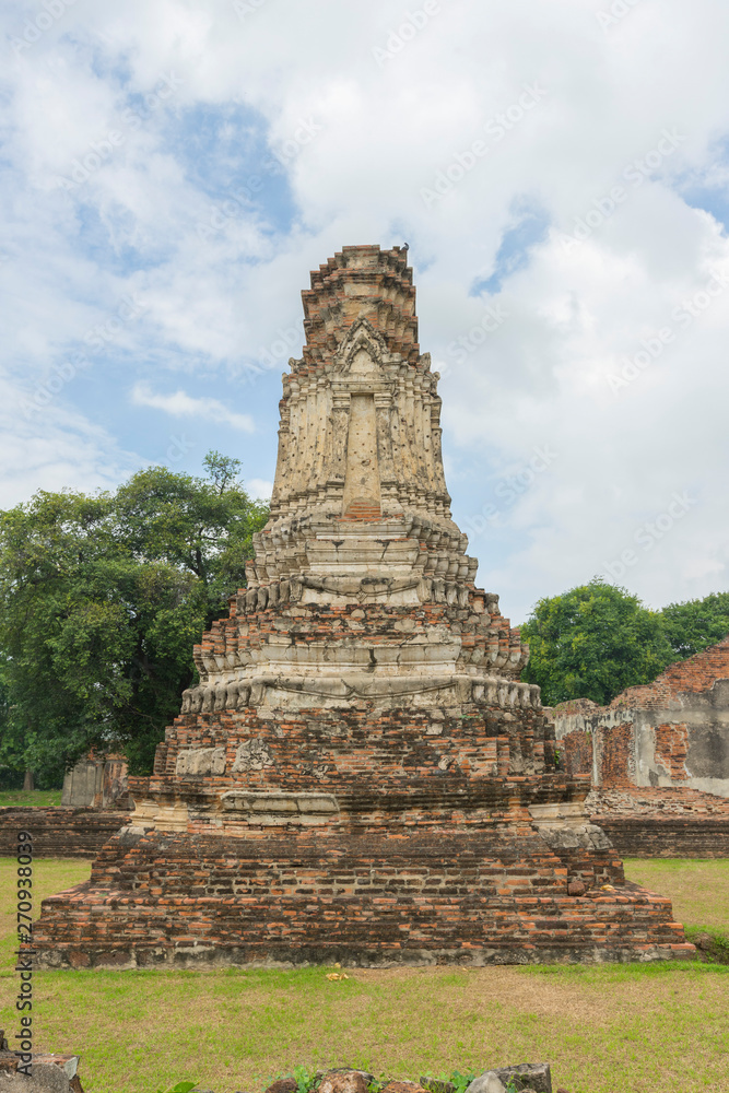 Ruin of Wat Phra Si Mahathat in Lopburi,Thailand. 