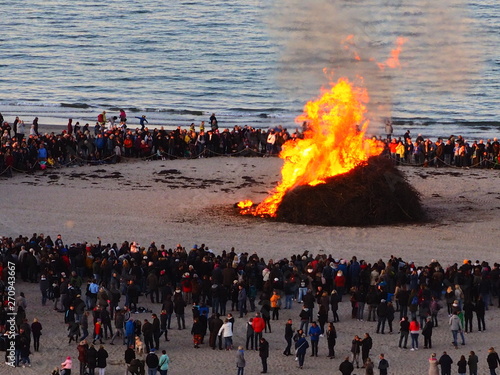 Osterfeuer und Bikebrennen an der Küste 