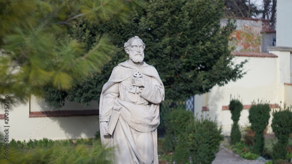 Obraz premium statue in the park