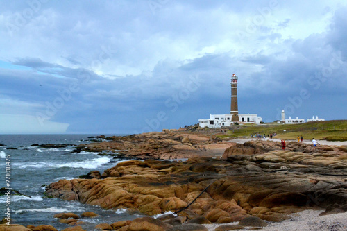 Faro en playa una playa de Uruguay