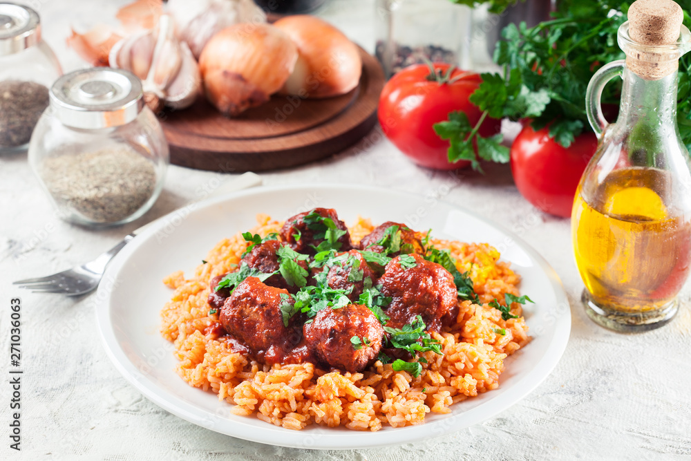 Meatballs with red rice Meatballs with red rice