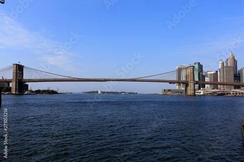 Fototapeta Naklejka Na Ścianę i Meble -  Brooklyn-Bridge, Manhattan, New York City, New York, USA