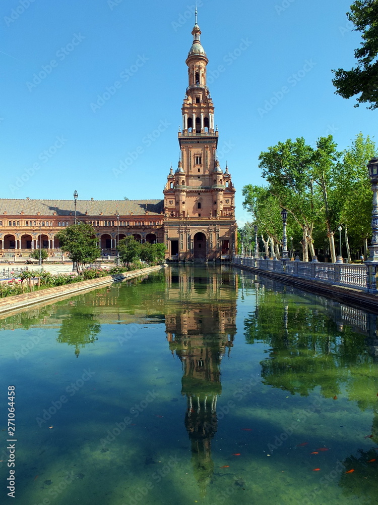 Reflections of Plaza España